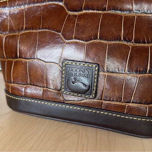 DOONEY & BOURKE CROC VINTAGE MAKEUP ZIP POUCH - Picture 3 of 8